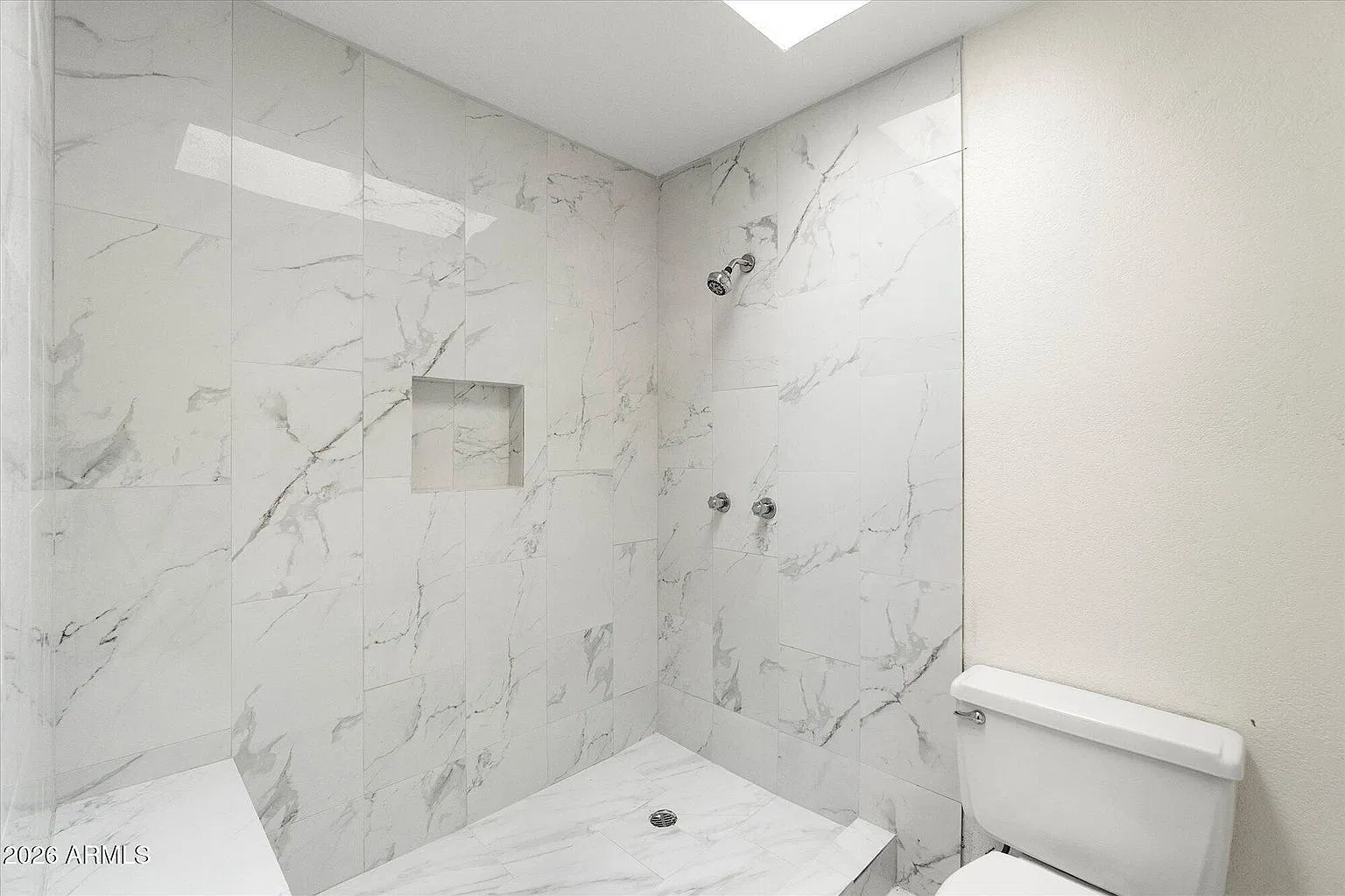 4 bed, 2100 sqft, $3,000 — Photo 4