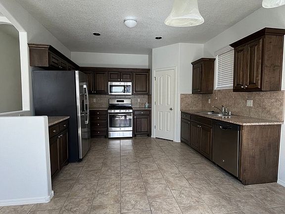 5th image of 1284 La Fonda St