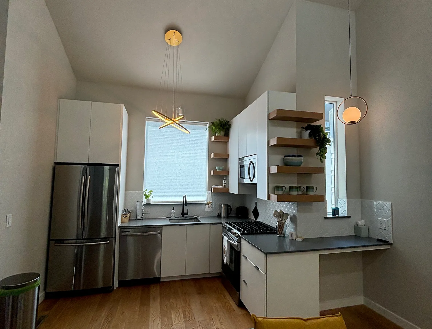 1 bed, 701 sqft, $2,350 — Photo 1