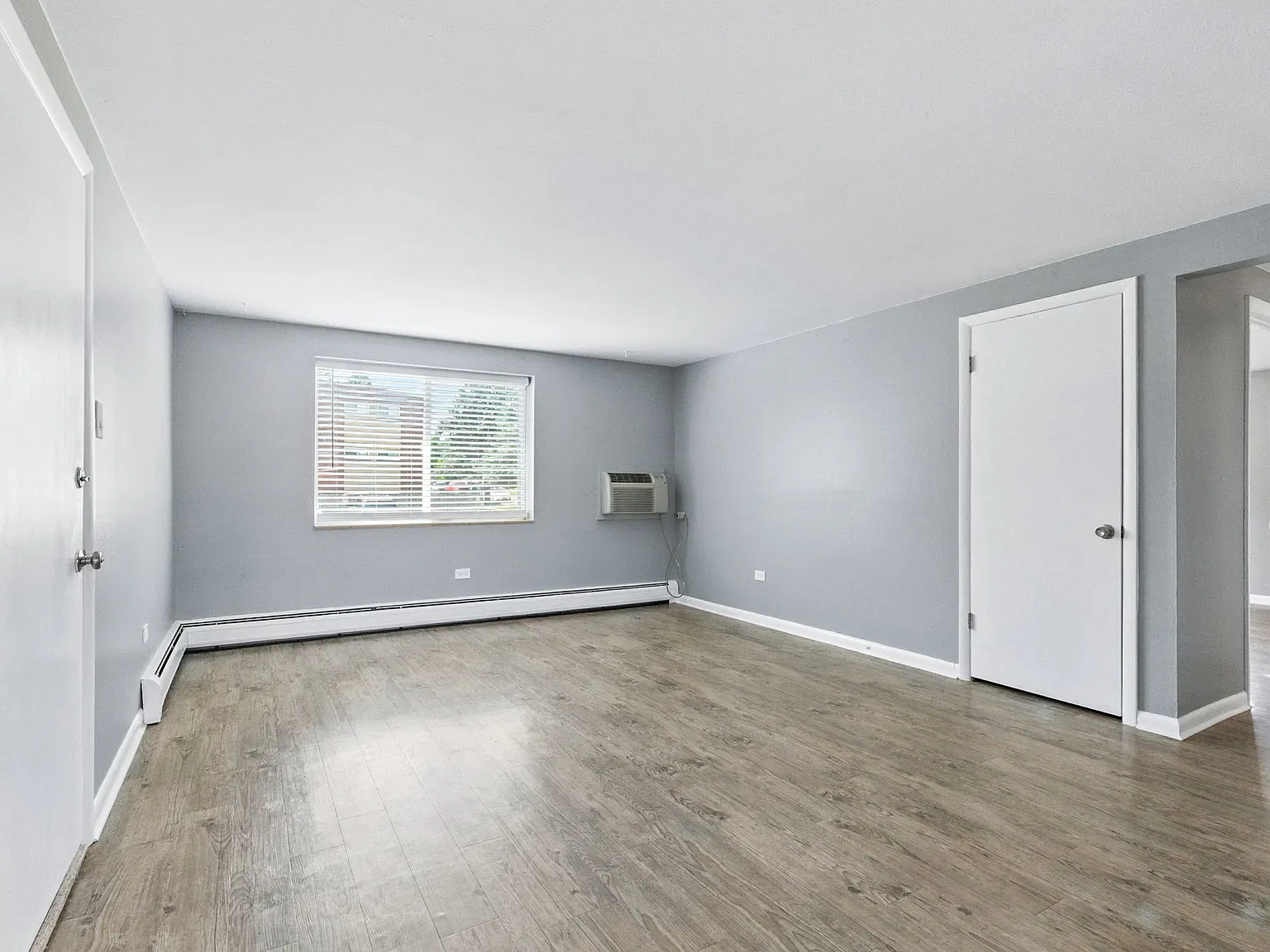 10765 W 7th Pl — Photo 2
