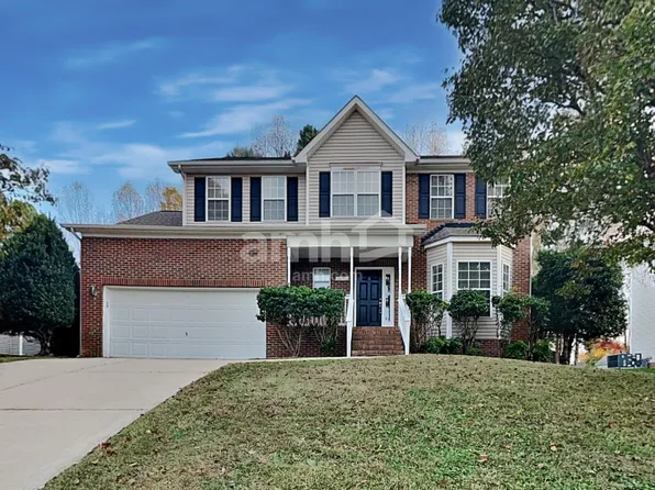 2106 Forest Edge Dr, Greensboro, NC 27406