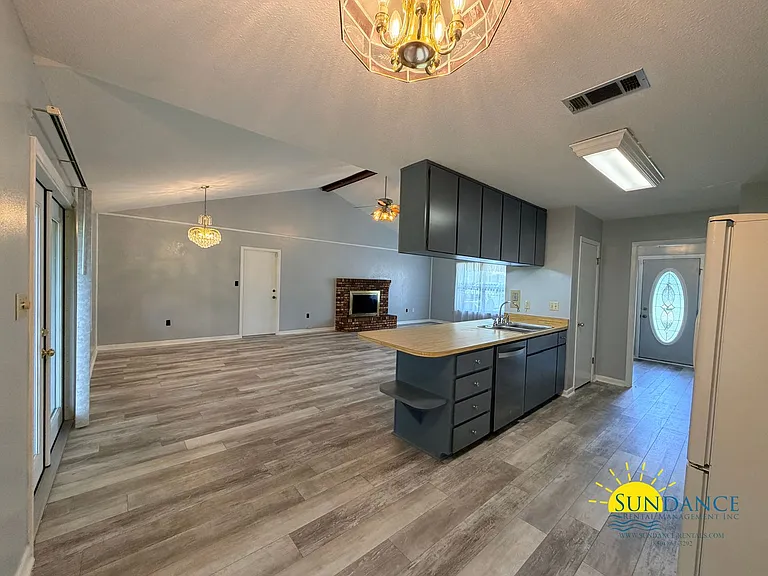 713 Trowbridge Ave — Photo 6