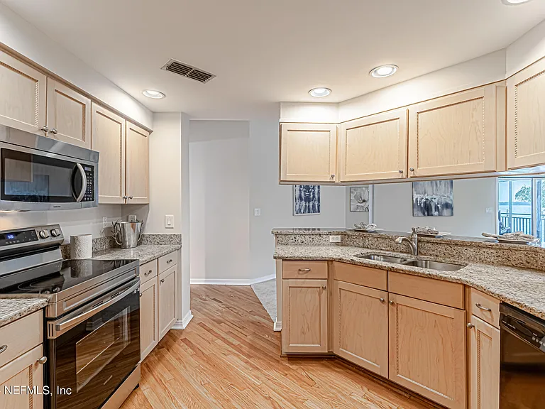 2099 Winterbourne Dr W #308 — Photo 18