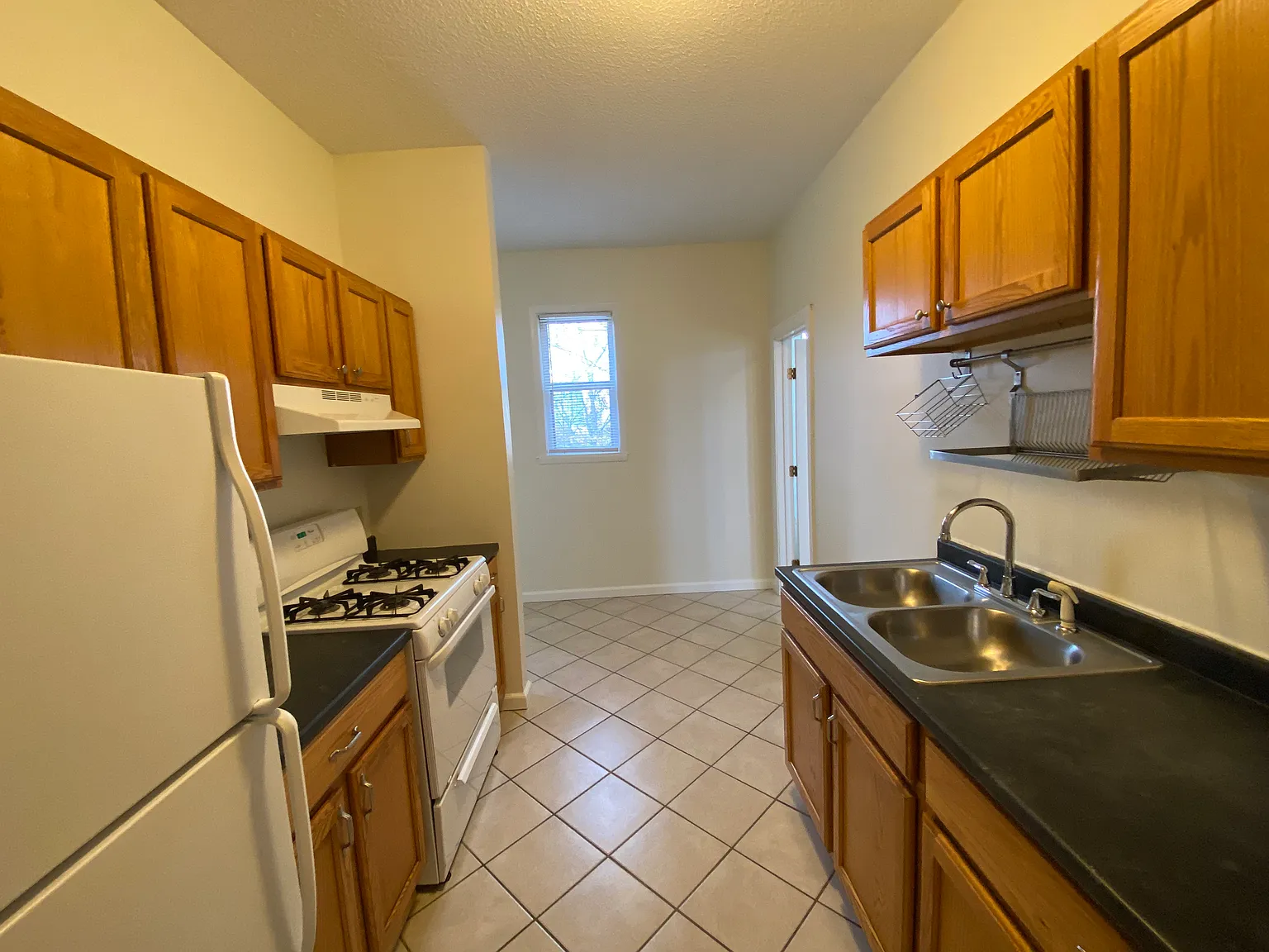 2 bed, $1,300 — Photo 4