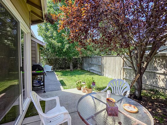 4th image of 2773 Brookdale Dr