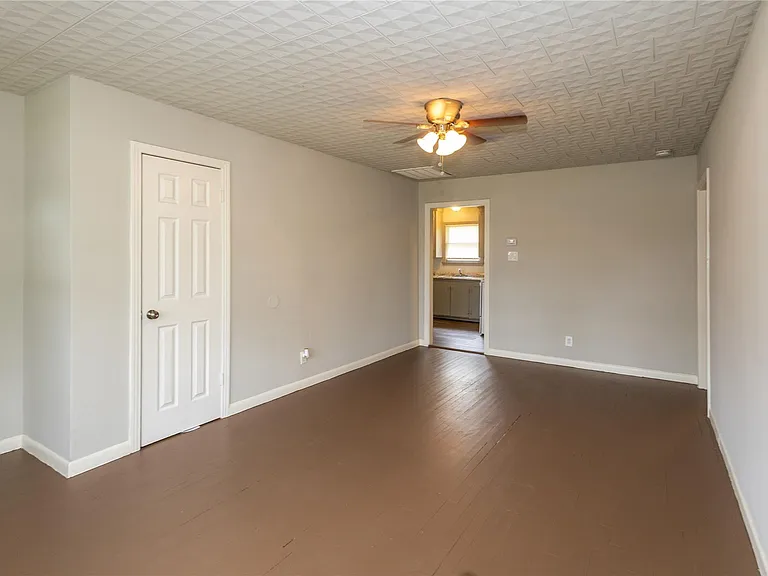 4710 El Paso St — Photo 18