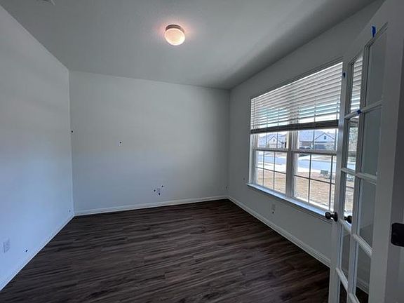 4th image of 170 Coronella Dr