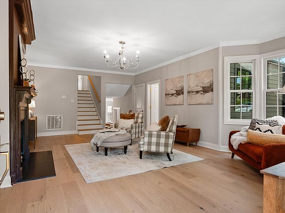 4th image of 2808 Brightwood Ave