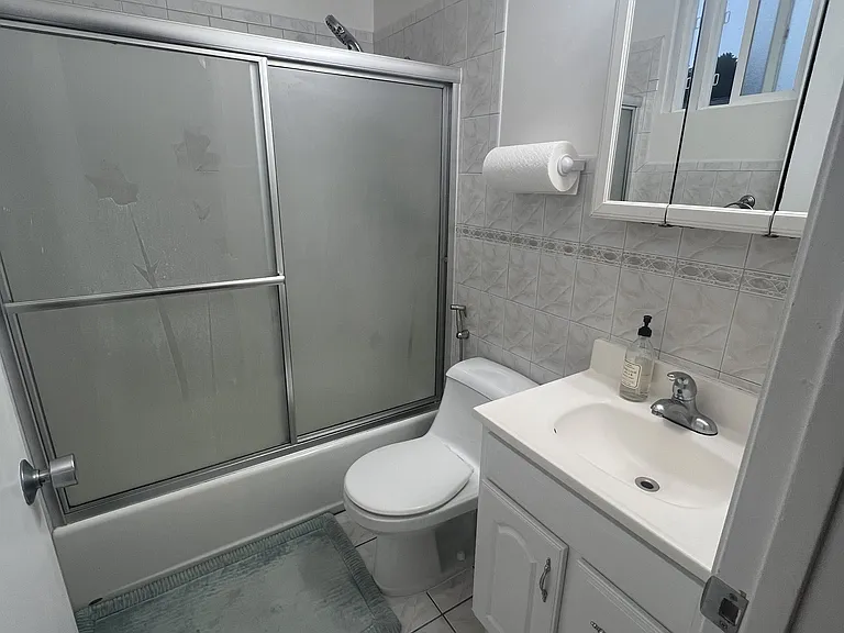 240 Catalina Ave — Photo 8