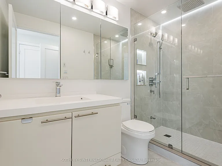 70 Roehampton Ave #2014 — Photo 19