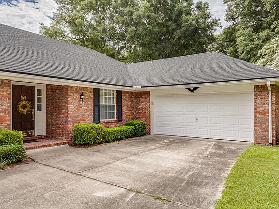 3rd image of 1008 Arthur Moore Dr