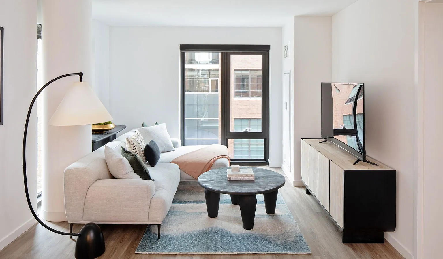 1 bed, 1.0 bath, $3,060 — Photo 4