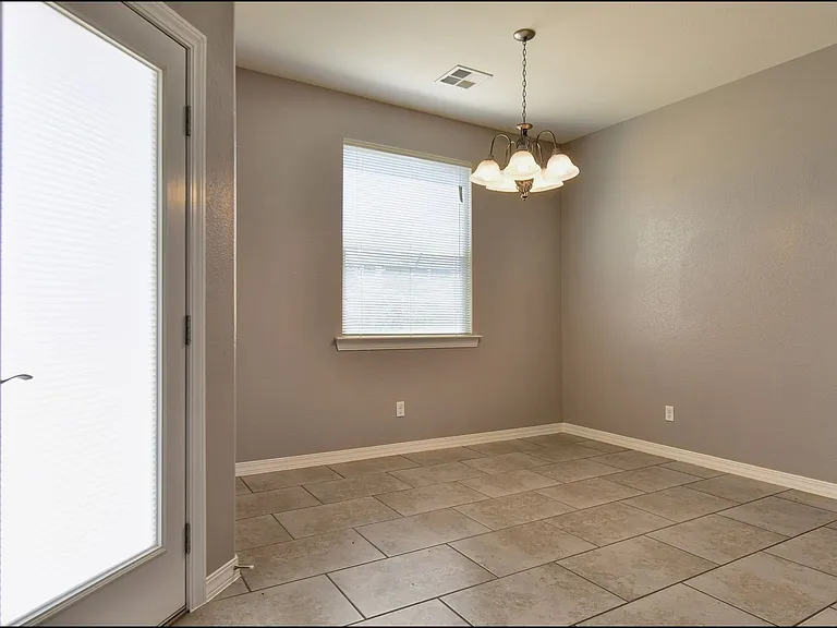 6560 Westfield Dr — Photo 9