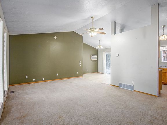 4th image of 3928 E Weile Ave