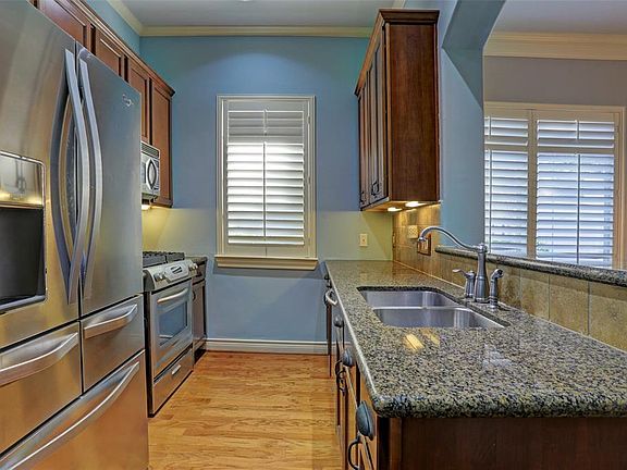 2nd image of 9017 Bayview Cove Dr