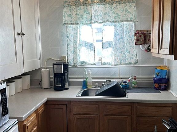 3rd image of 2266 W Sunbury Rd