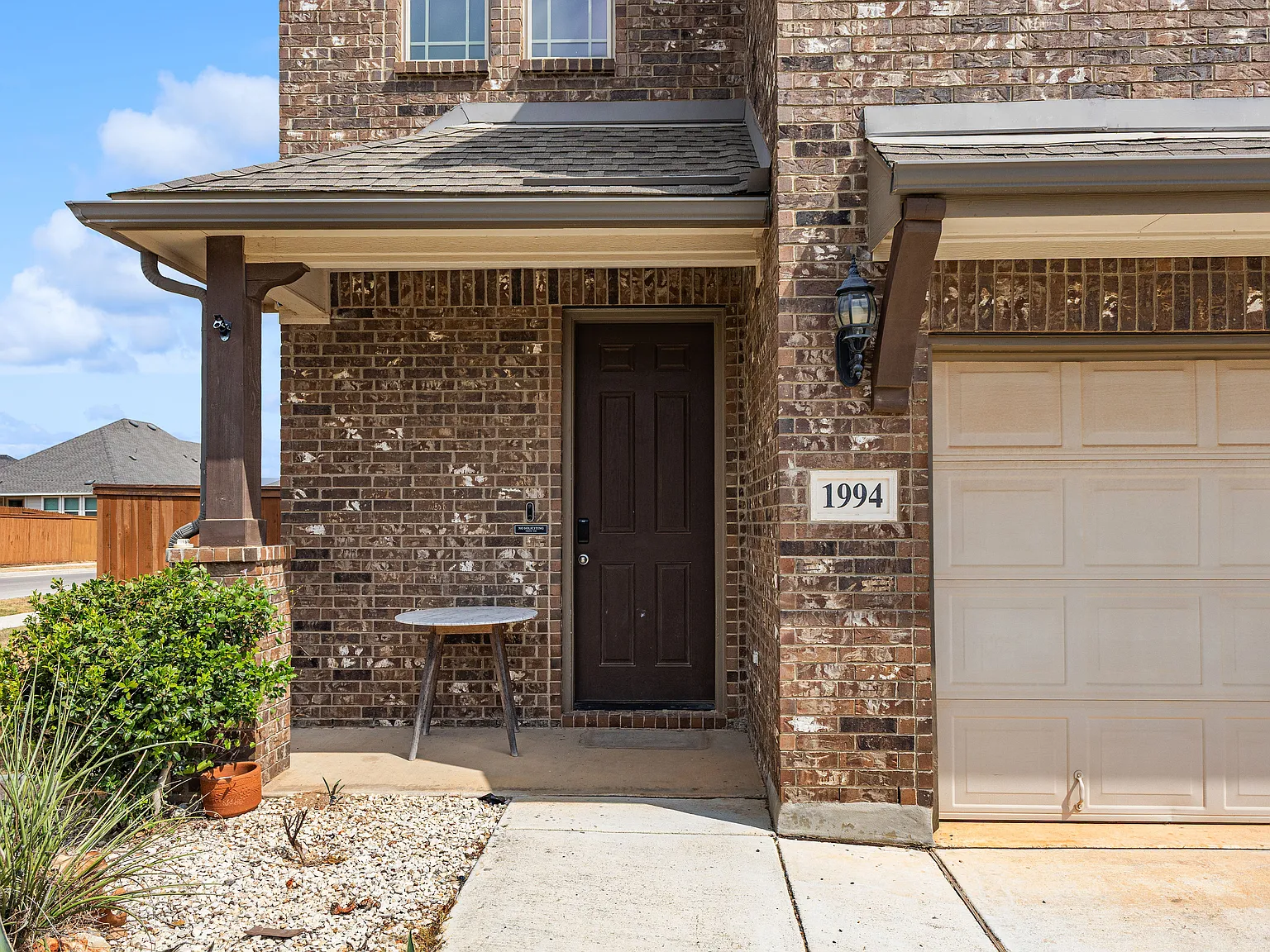 4 bed, 2.5 bath, 2121 sqft, $2,495 — Photo 3