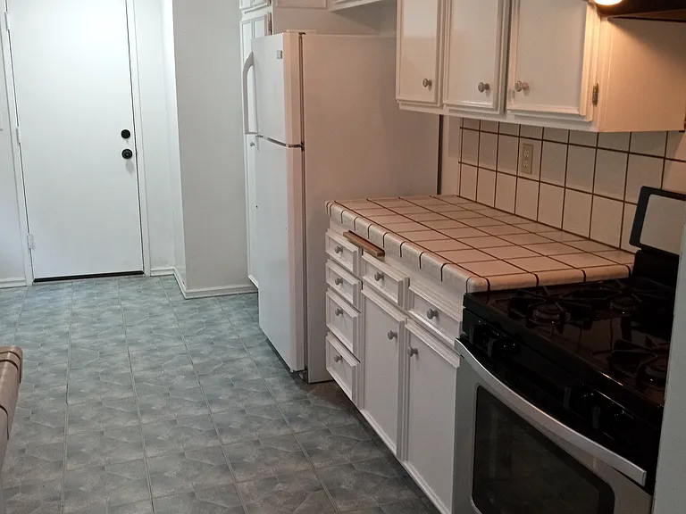 115 N Donna St — Photo 4