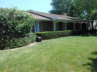 206 Wildrose Ln, Rochester, IL 62563