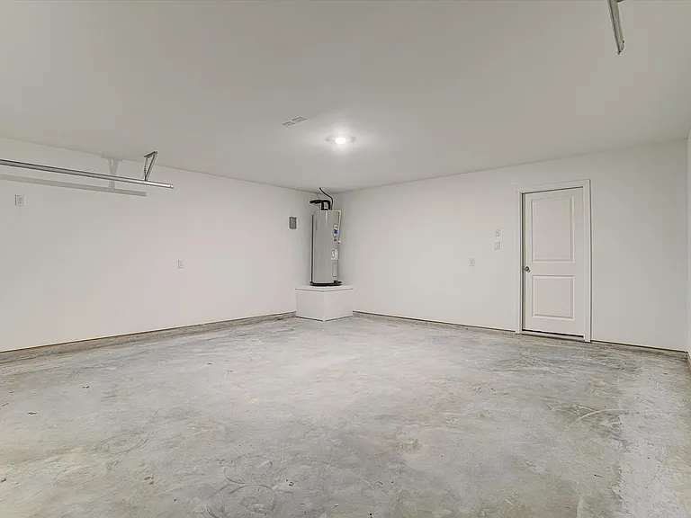 390 Lucia Way — Photo 34