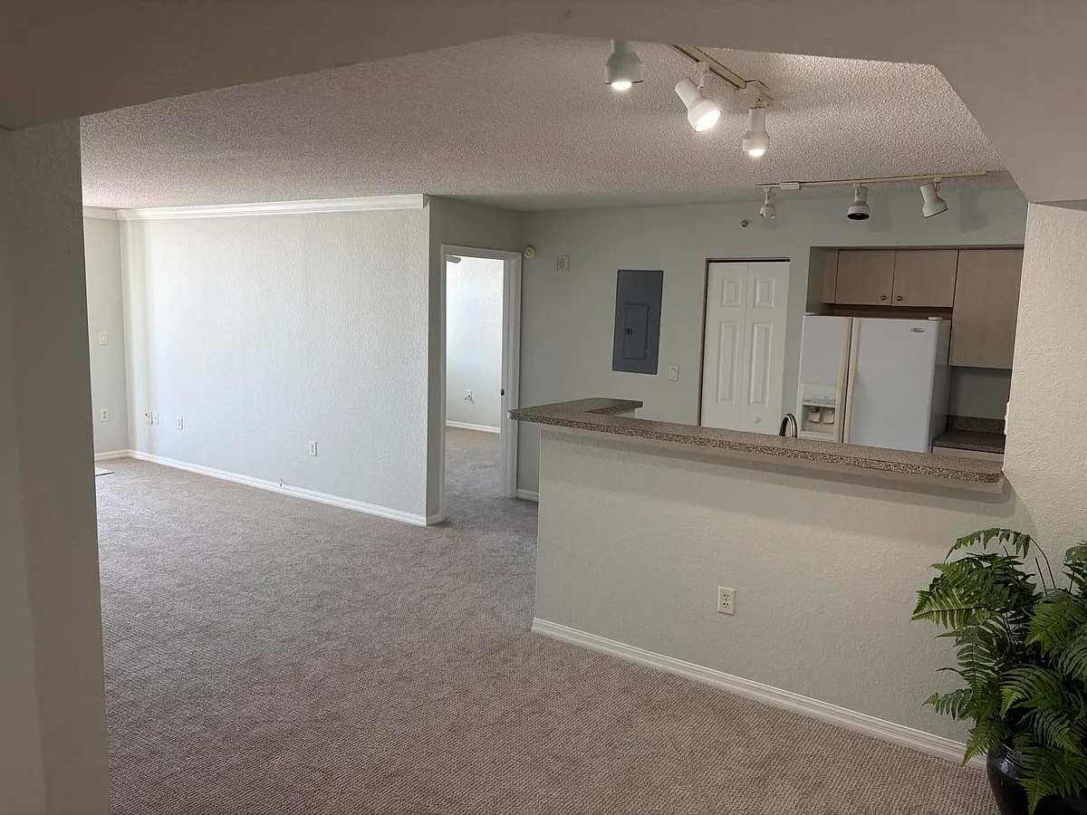Building Photo - 1801 N Flagler Dr #830