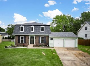 1344 Cave Springs Estate Dr, Saint Peters, MO 63376