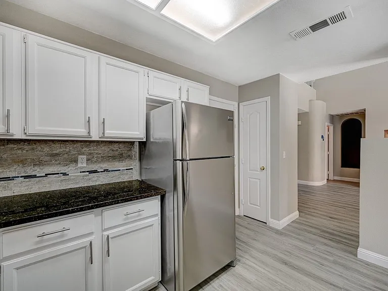 9421 Valley Hills Ave — Photo 17