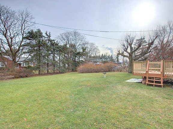 4th image of 2918 Cornwall Rd