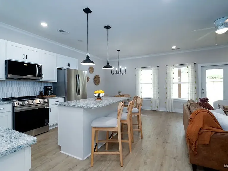 22105 Cove Ln — Photo 6