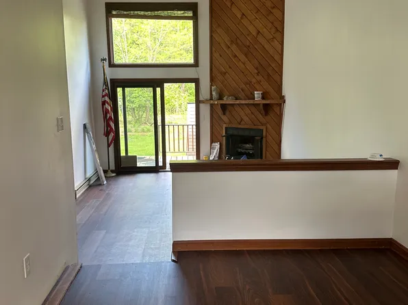 7214 Onawa Ct, Cresco, PA 18326