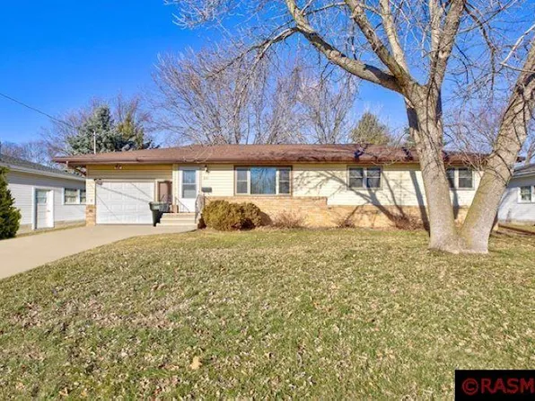 601 10th Ave SE, Waseca, MN 56093