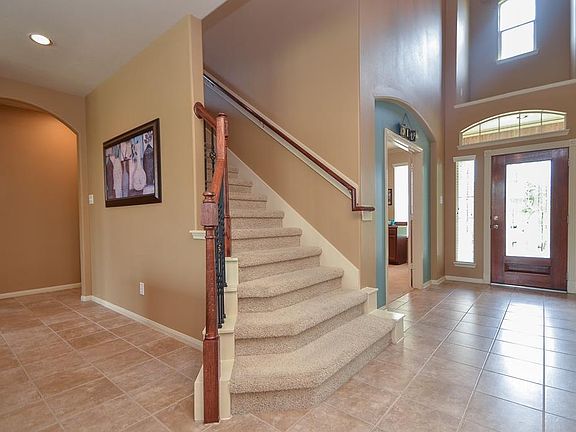 3rd image of 2610 Firecrest Dr