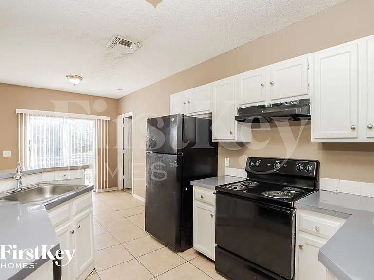 129 Admiral Cir — Photo 6