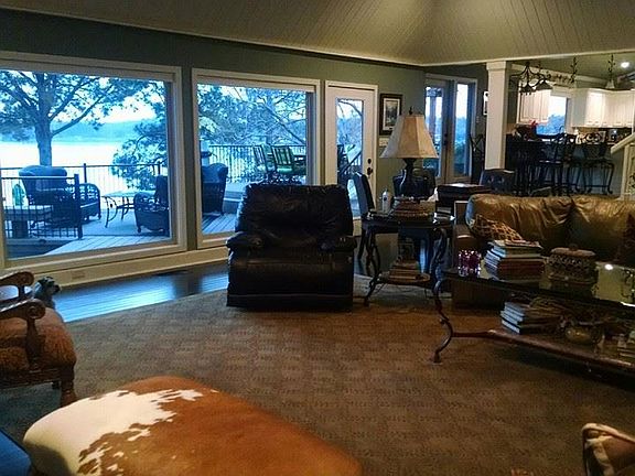 4th image of 267 S Bay Dr