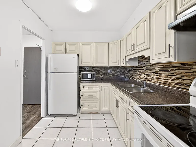 3390 Weston Rd #902 — Photo 17
