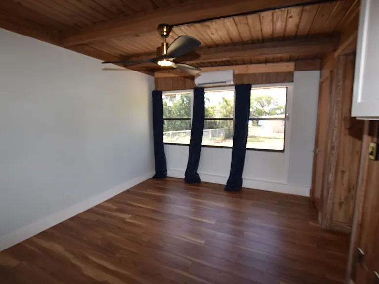 1918 Sunset Ln — Photo 23