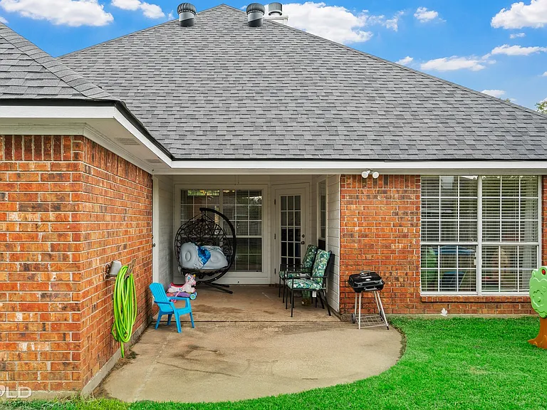 2531 Brookhaven Dr — Photo 14