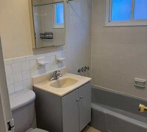 4th image of 455 Fairview Ave APT 3