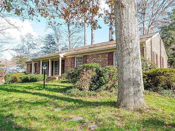 2nd image of 3141 Darnley Dr