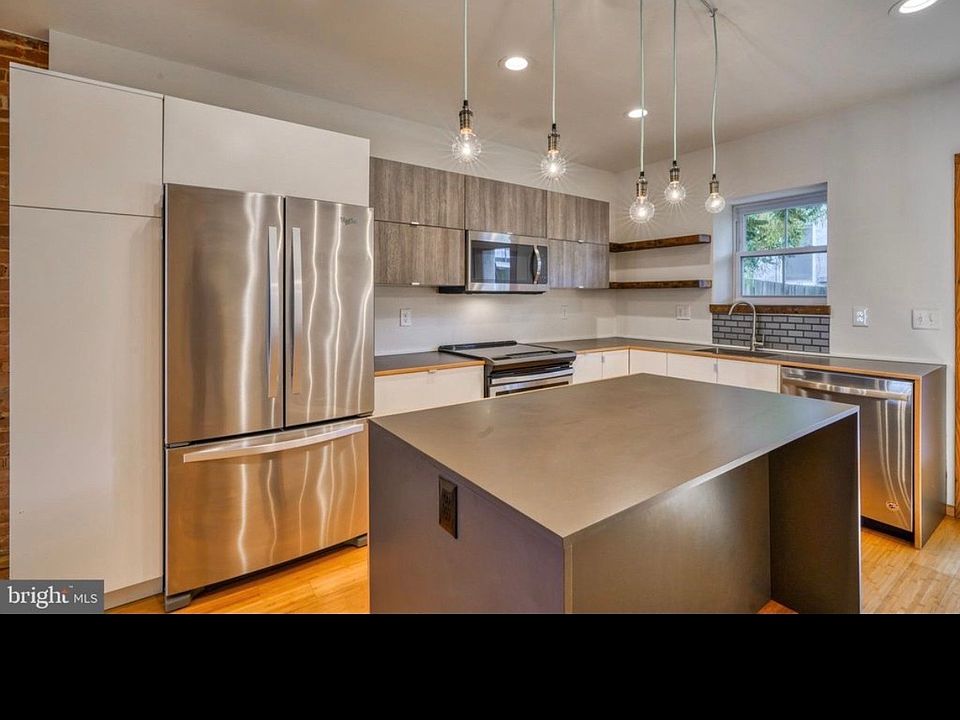1st image of 2804 Remington Ave