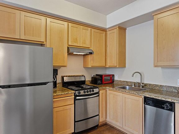 2nd image of 224 Laurel St APT A206