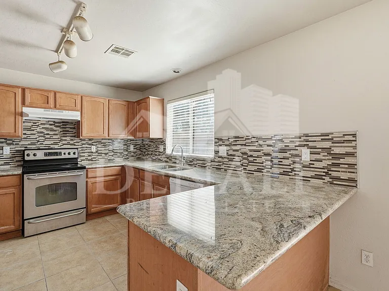 21939 W Cocopah St — Photo 10