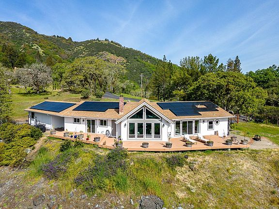 5th image of 1327 Oak Knoll Road