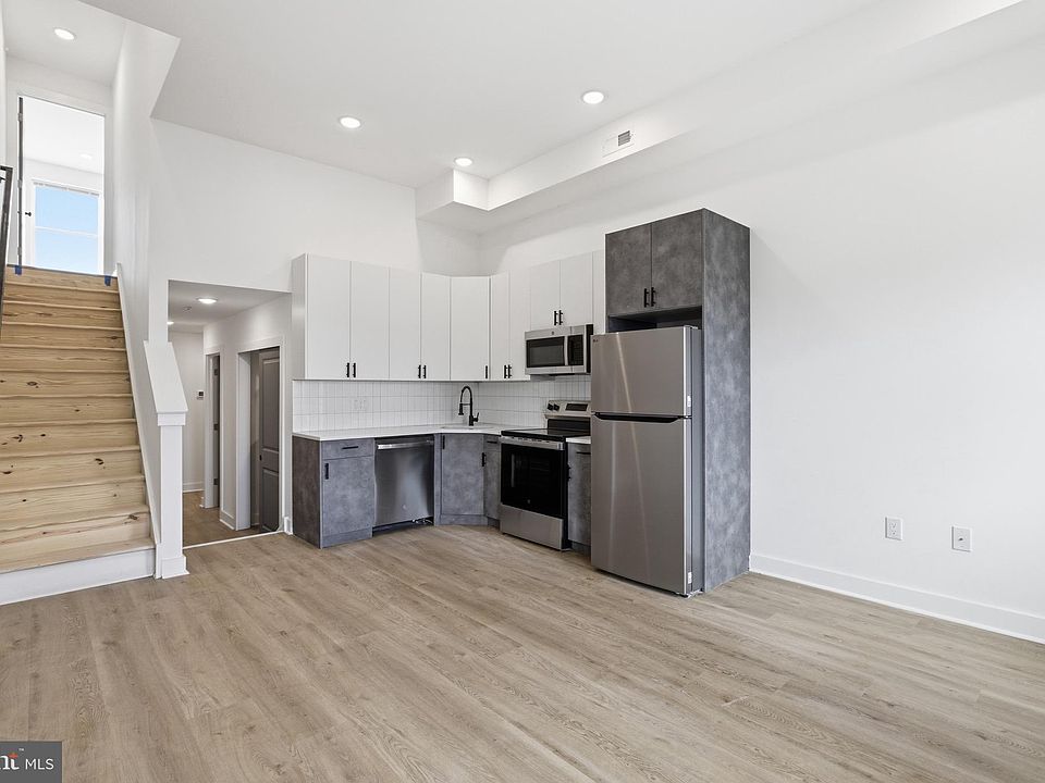 1st image of 630 W Cumberland St #3