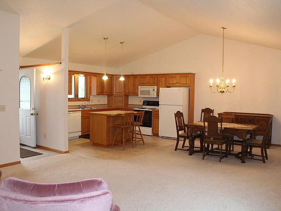 2nd image of 582 Pleasant View Dr NW