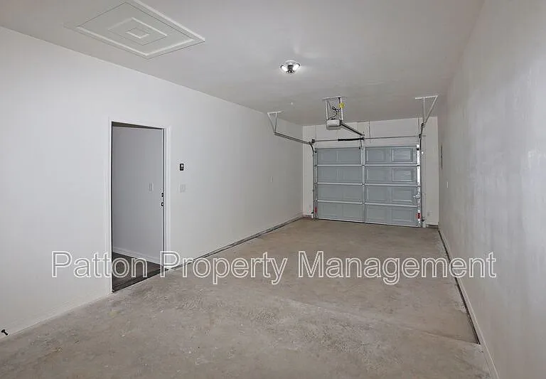 13771 Periwinkle Dr #B — Photo 17