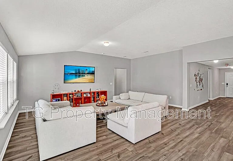 8272 Victory Crossing Blvd — Photo 4