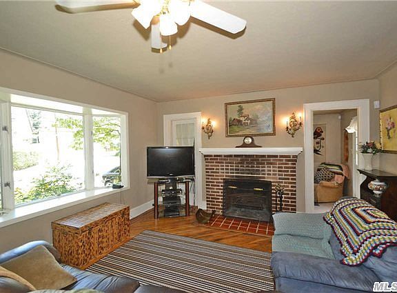 4th image of 4852 Glenwood St