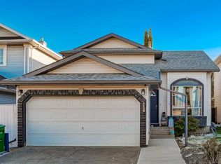 148 N Citadel Close NW, Calgary, AB T3G 4A6