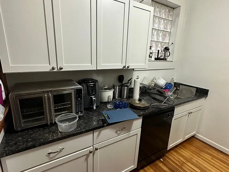 435 Ada St — Photo 2